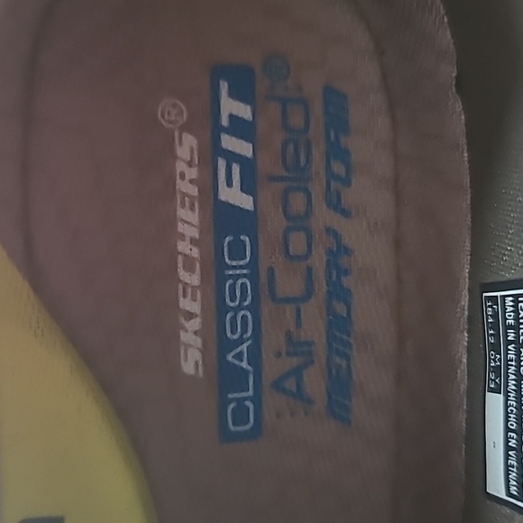 Skechers Classic FIT Air-Cooled memory foam slip ons - Picture 7 of 8